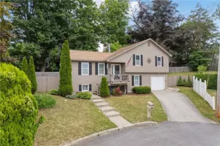 11 Damian Ct, North Providence, RI 02911 - Photo 1