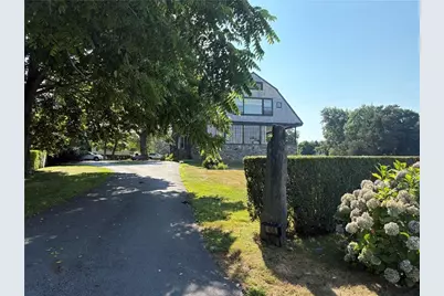 438 Wolcott Avenue #4, Middletown, RI 02842 - Photo 1