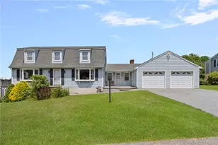 4 Maloney Ln, Middletown, RI 02842 - Photo 1