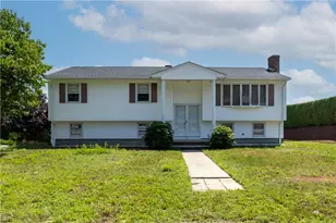 18 Tabor Dr, Johnston, RI 02919 - Photo 1