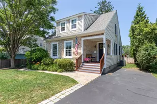 85 Highland Ave, Barrington, RI 02806 - Photo 1