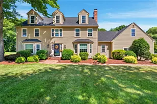 4 Fieldside Dr, Cumberland, RI 02864 - Photo 1