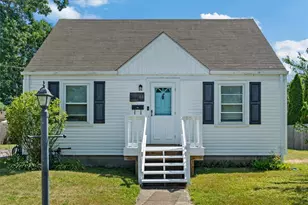 64 Guilford Dr, Warwick, RI 02886 - Photo 1