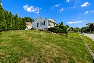 10 Grandview Dr, Cumberland, RI 02864 - Photo 1
