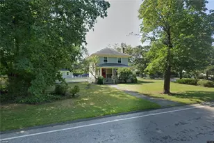 47 Lincoln Ave, Barrington, RI 02806 - Photo 1