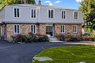 9 Shoreham Ct, Pawtucket, RI 02860 - Photo 1