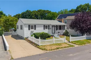 15 Chandler Ave, Pawtucket, RI 02860 - Photo 1