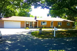 262 Pequot Ave, Warwick, RI 02889 - Photo 1