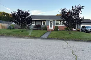 18 Mellon Rd, Warwick, RI 02889 - Photo 1