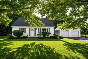 5 Barton Ln, Middletown, RI 02842 - Photo 1