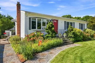 26 Chelmsford Ave, Warwick, RI 02889 - Photo 1