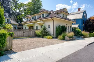 33 Everett St, Newport, RI 02840 - Photo 1
