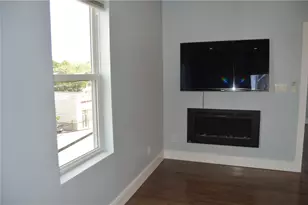 581 Central Ave, Pawtucket, RI 02861 - Photo 11