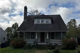 75 Bedlow Ave, Newport, RI 02840 - Photo 1