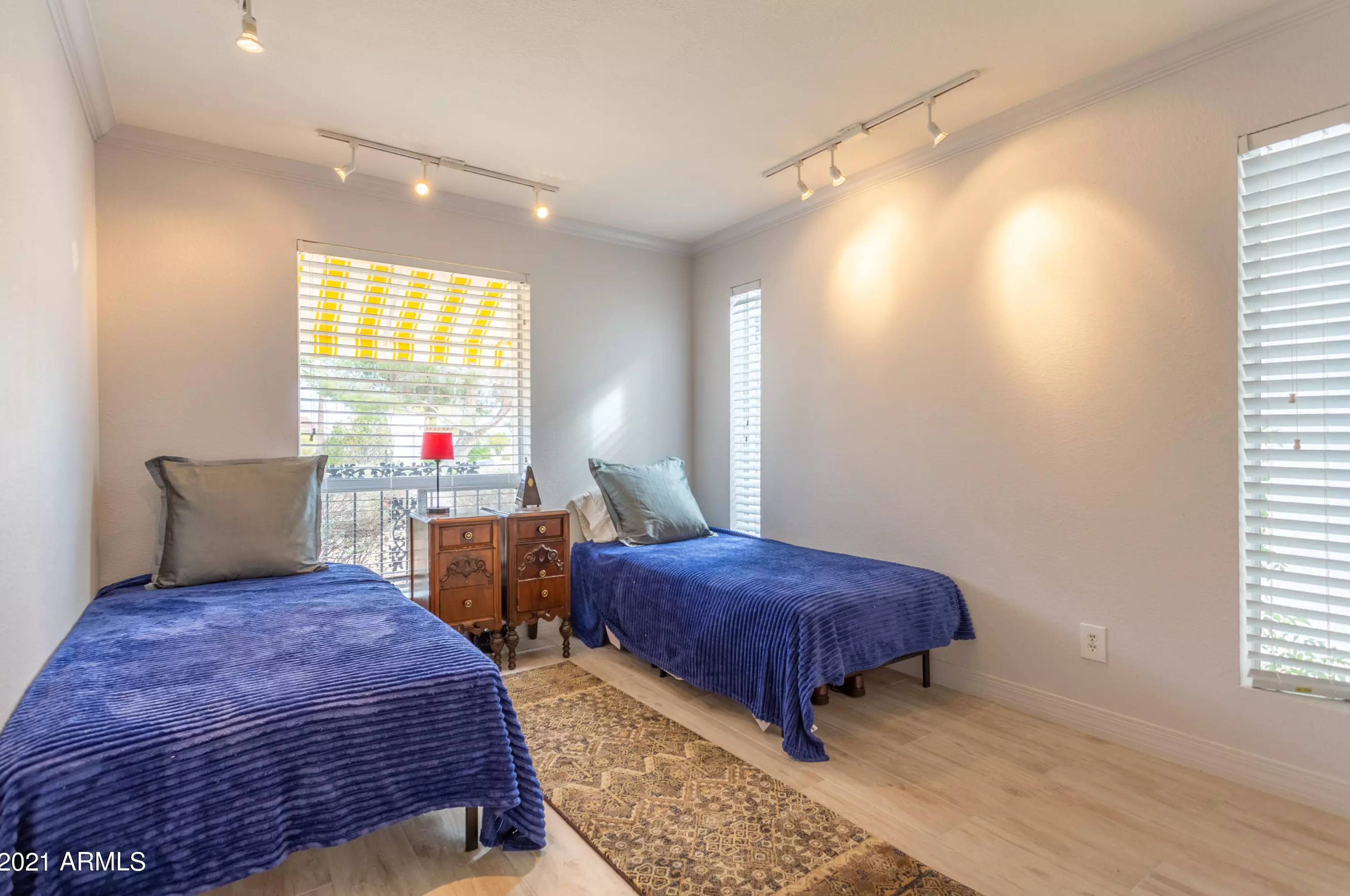 7 Piping Rock Rd, Phoenix AZ 85022-4215 exterior