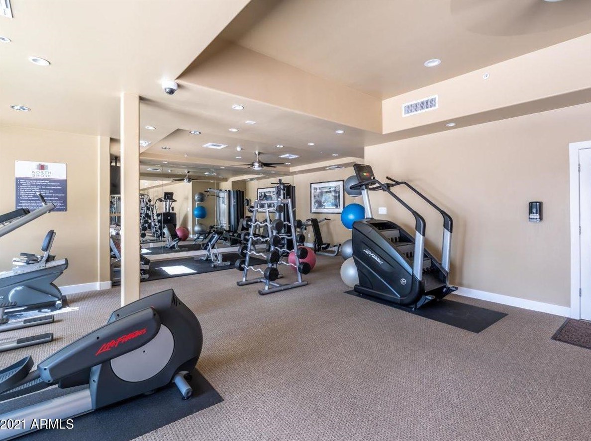 945 Playa Del Norte Dr, Tempe AZ  85281-2205 exterior