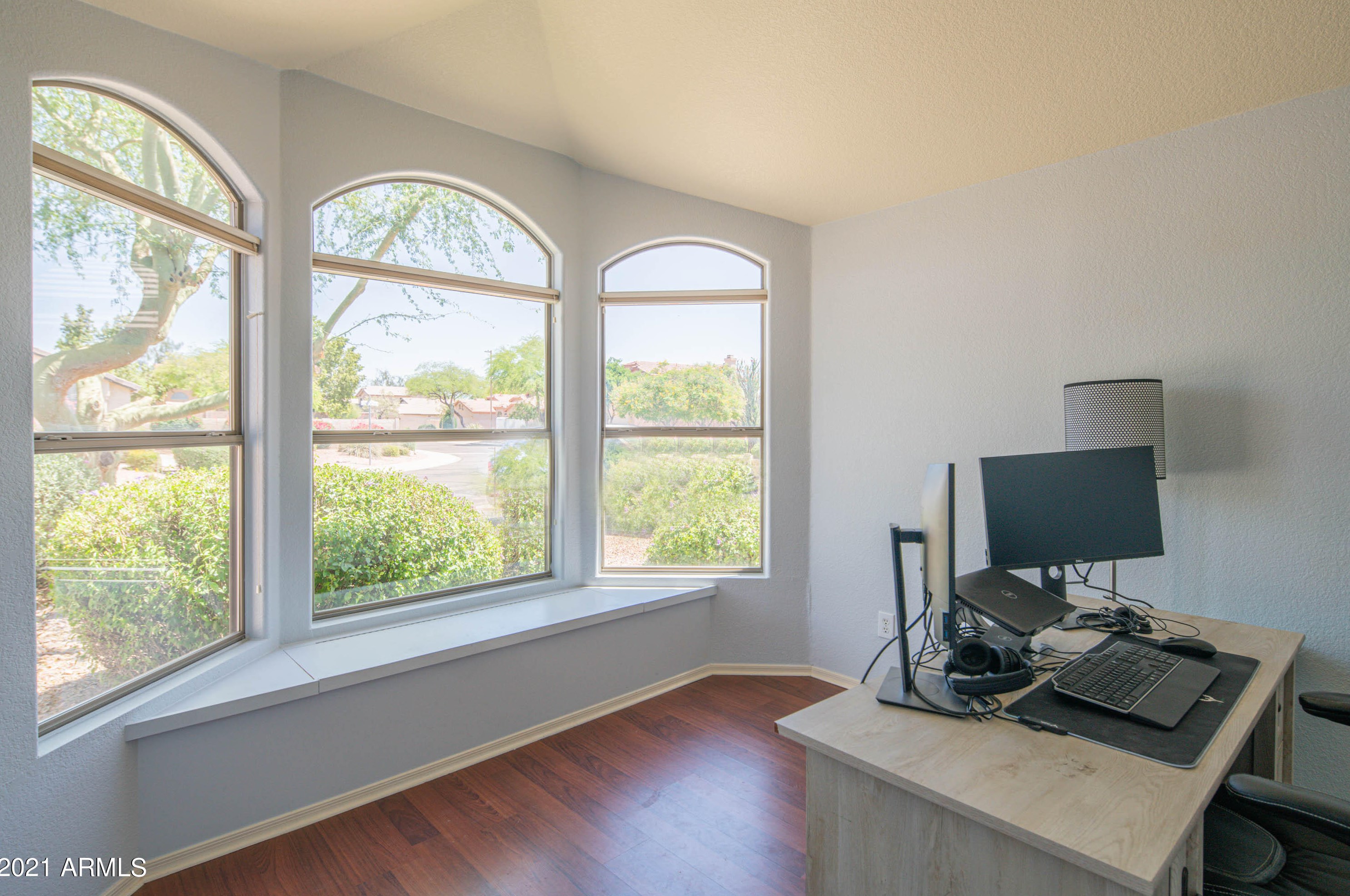 4519 Lone Cactus Dr, Phoenix AZ  85050-6930 exterior