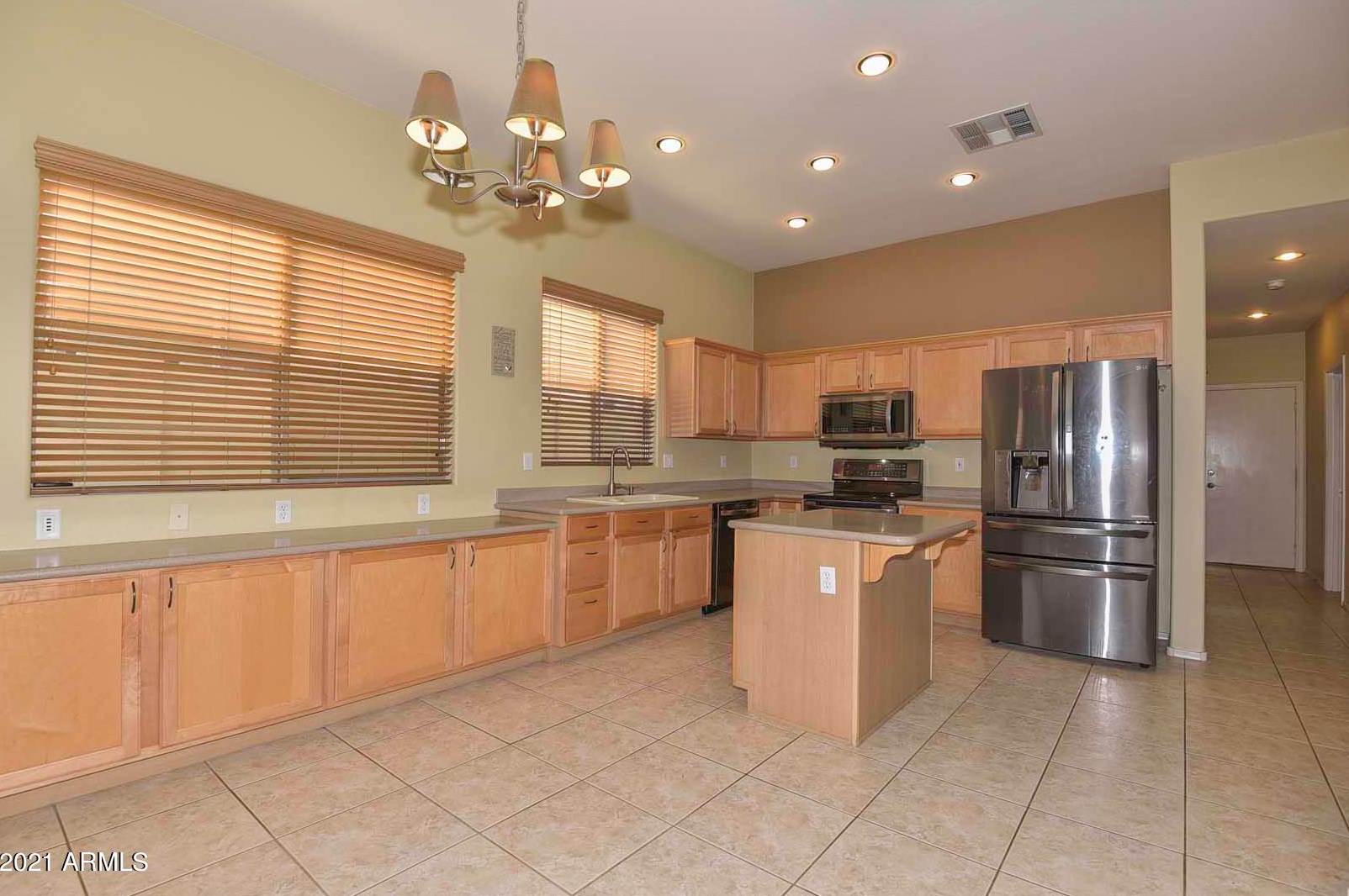 25403 Hackberry Dr, Phoenix AZ 85083-2452 exterior