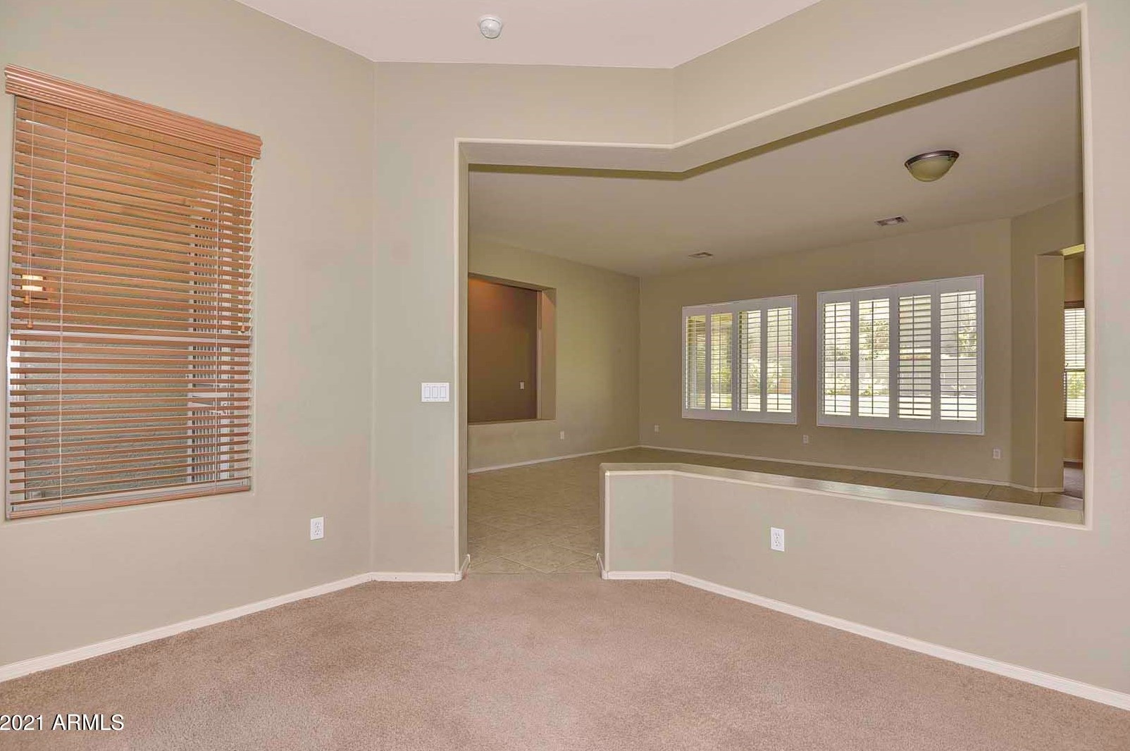 25403 Hackberry Dr, Phoenix AZ 85083-2452 exterior