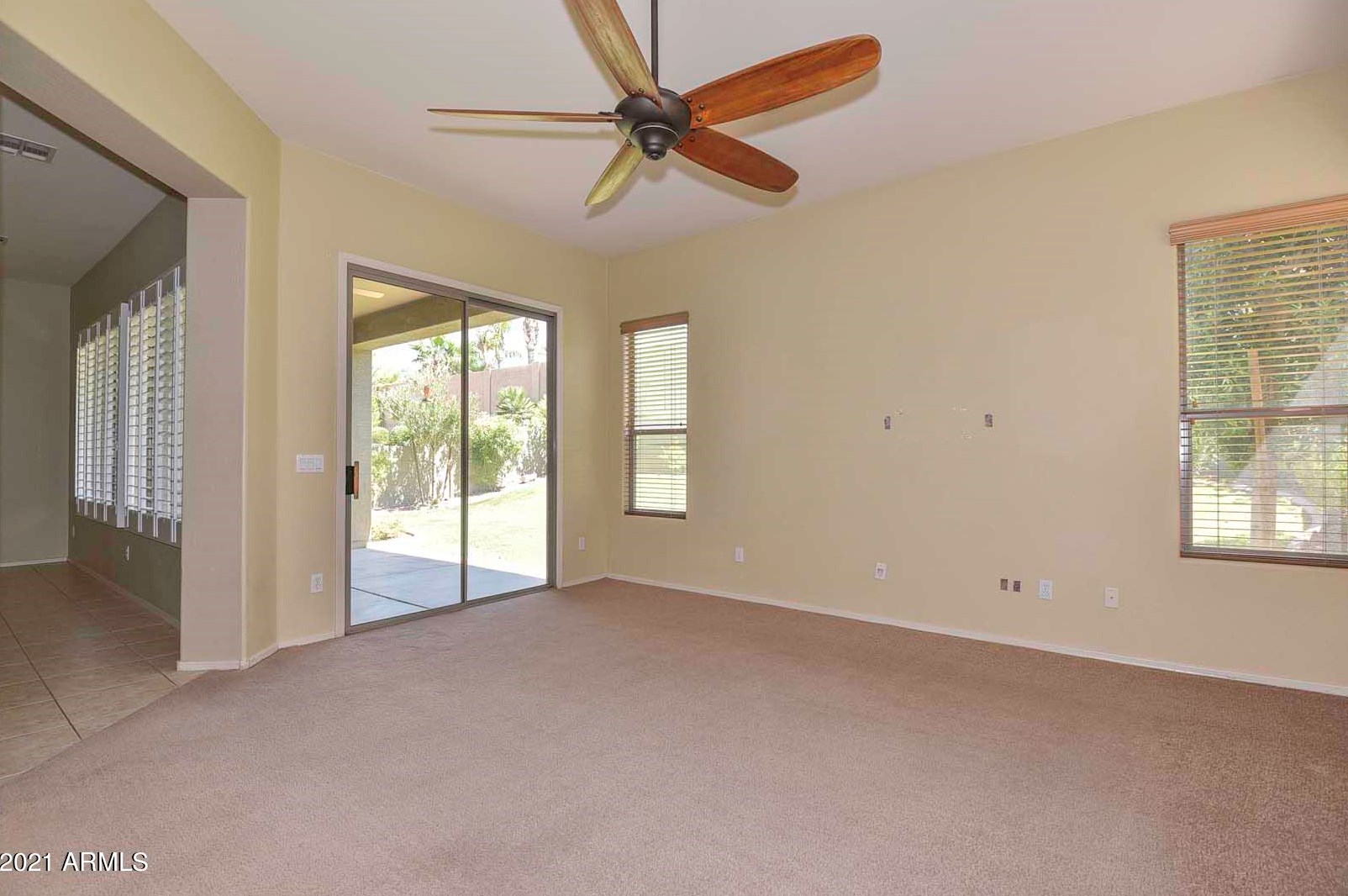 25403 Hackberry Dr, Phoenix AZ 85083-2452 exterior