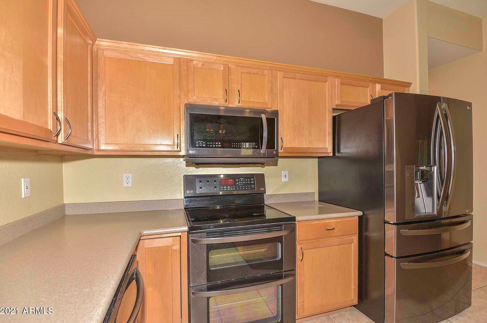 25403 Hackberry Dr, Phoenix AZ 85083-2452 exterior