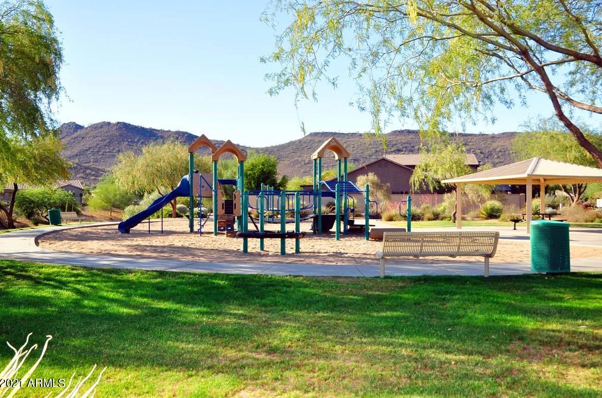 25403 Hackberry Dr, Phoenix AZ 85083-2452 exterior