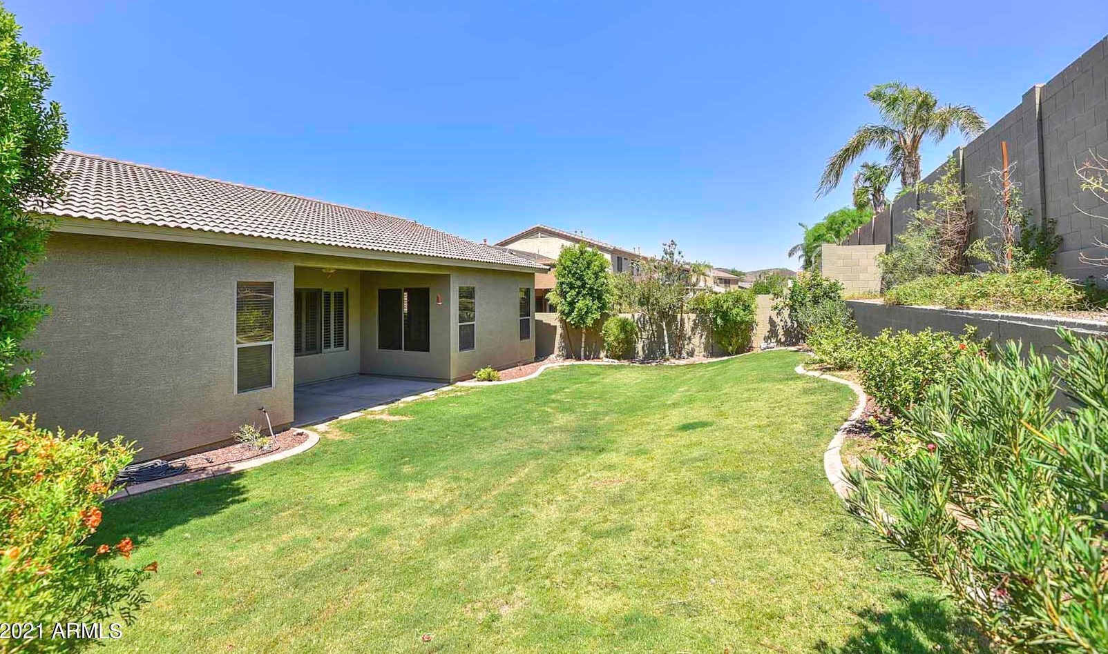 25403 Hackberry Dr, Phoenix AZ 85083-2452 exterior