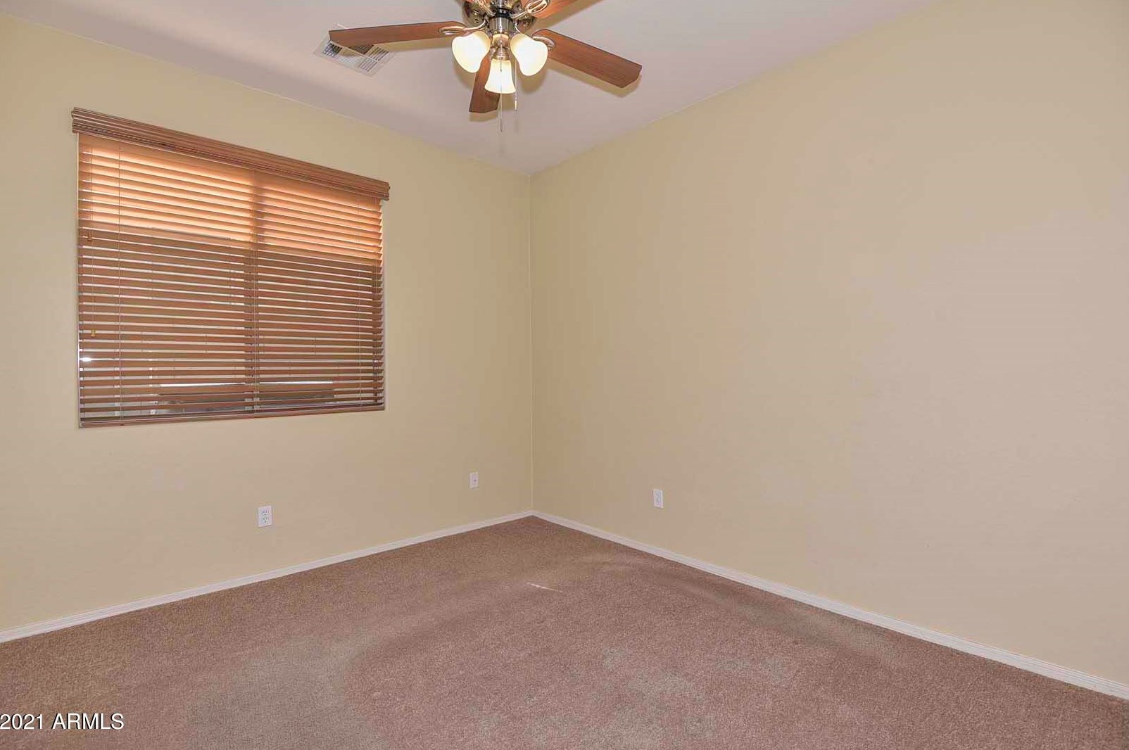 25403 Hackberry Dr, Phoenix AZ 85083-2452 exterior