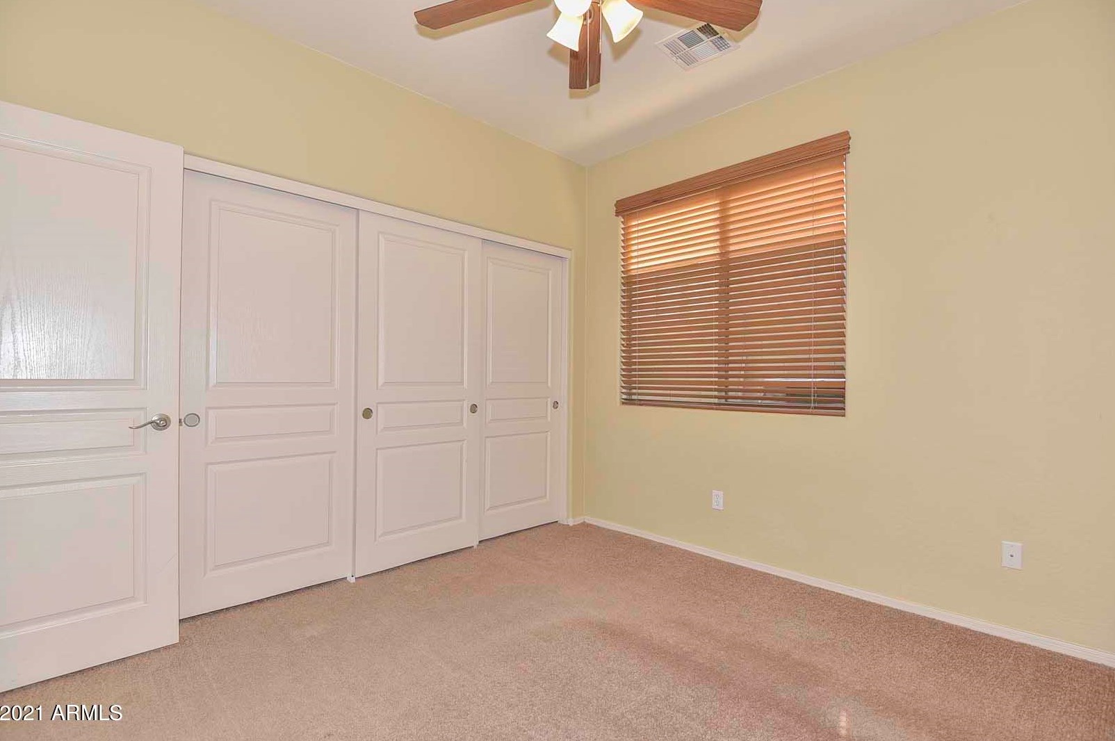 25403 Hackberry Dr, Phoenix AZ 85083-2452 exterior