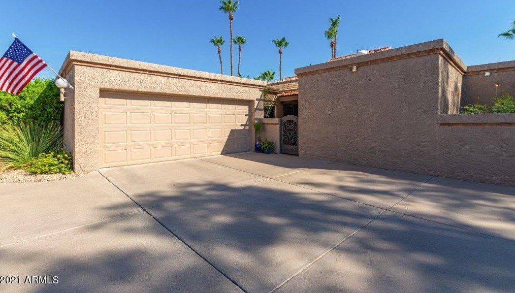 4134 Larkspur Dr, Phoenix AZ  85032-7440 exterior