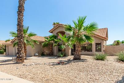 5335 E Grovers Avenue - Photo 1