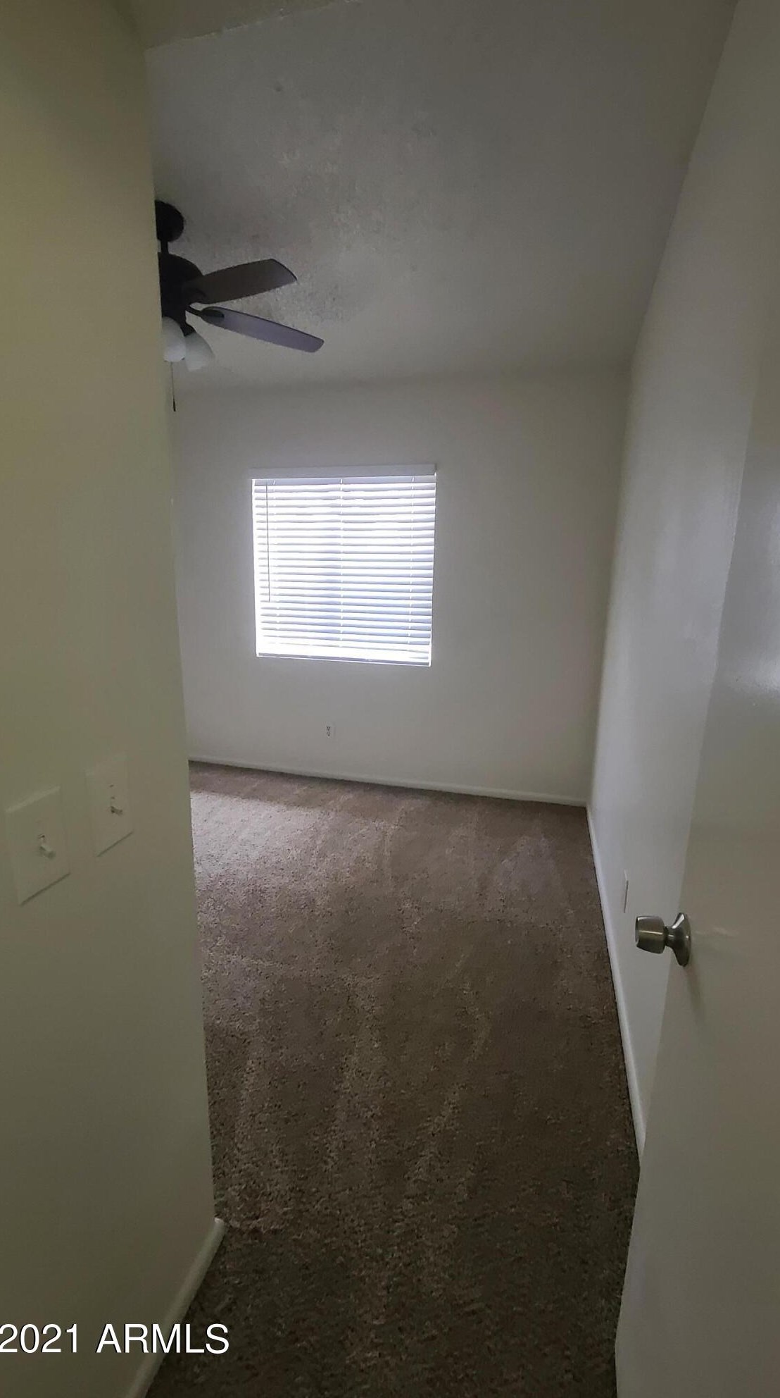 310 Sequoia Dr, Phoenix AZ 85050-3955 exterior