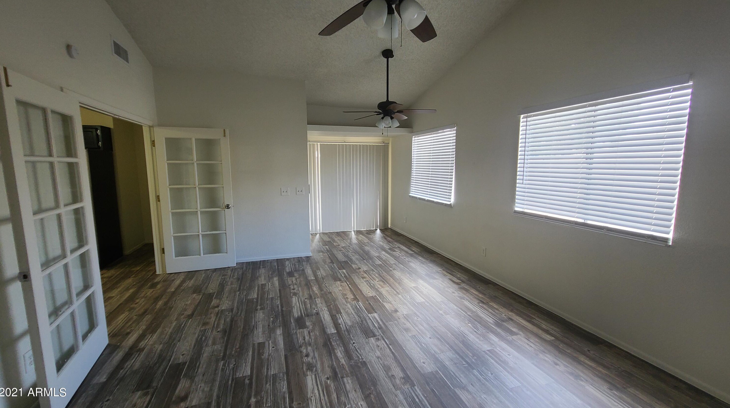 310 Sequoia Dr, Phoenix AZ 85050-3955 exterior