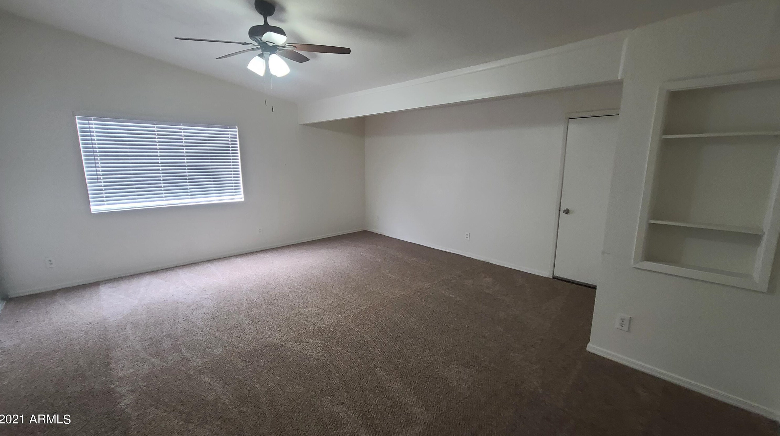 310 Sequoia Dr, Phoenix AZ 85050-3955 exterior