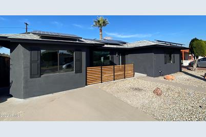 1130 W Roma Avenue - Photo 1