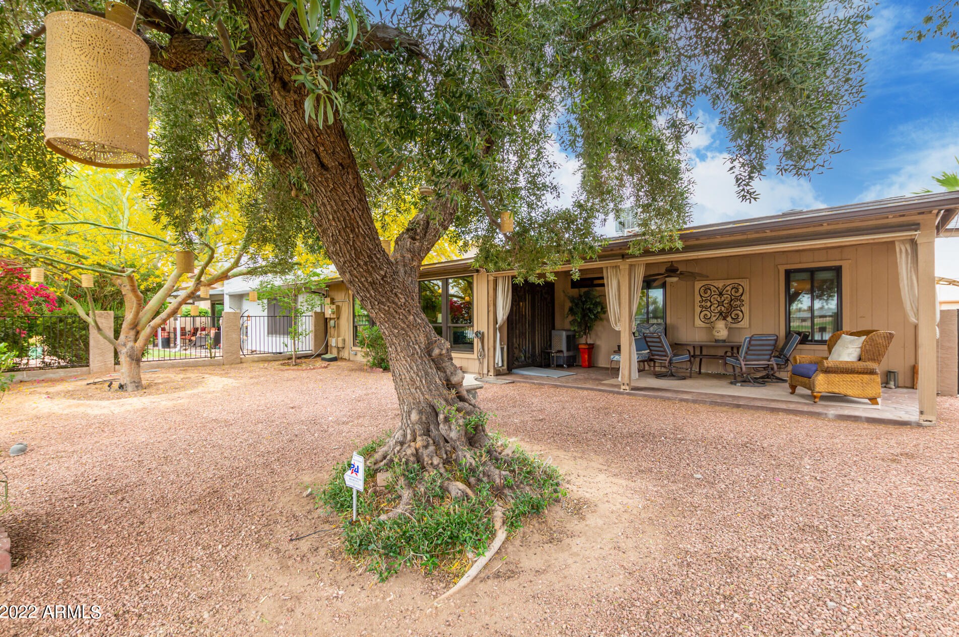 5017 Mesquite Wood Ct, Phoenix AZ 85044-1721 exterior