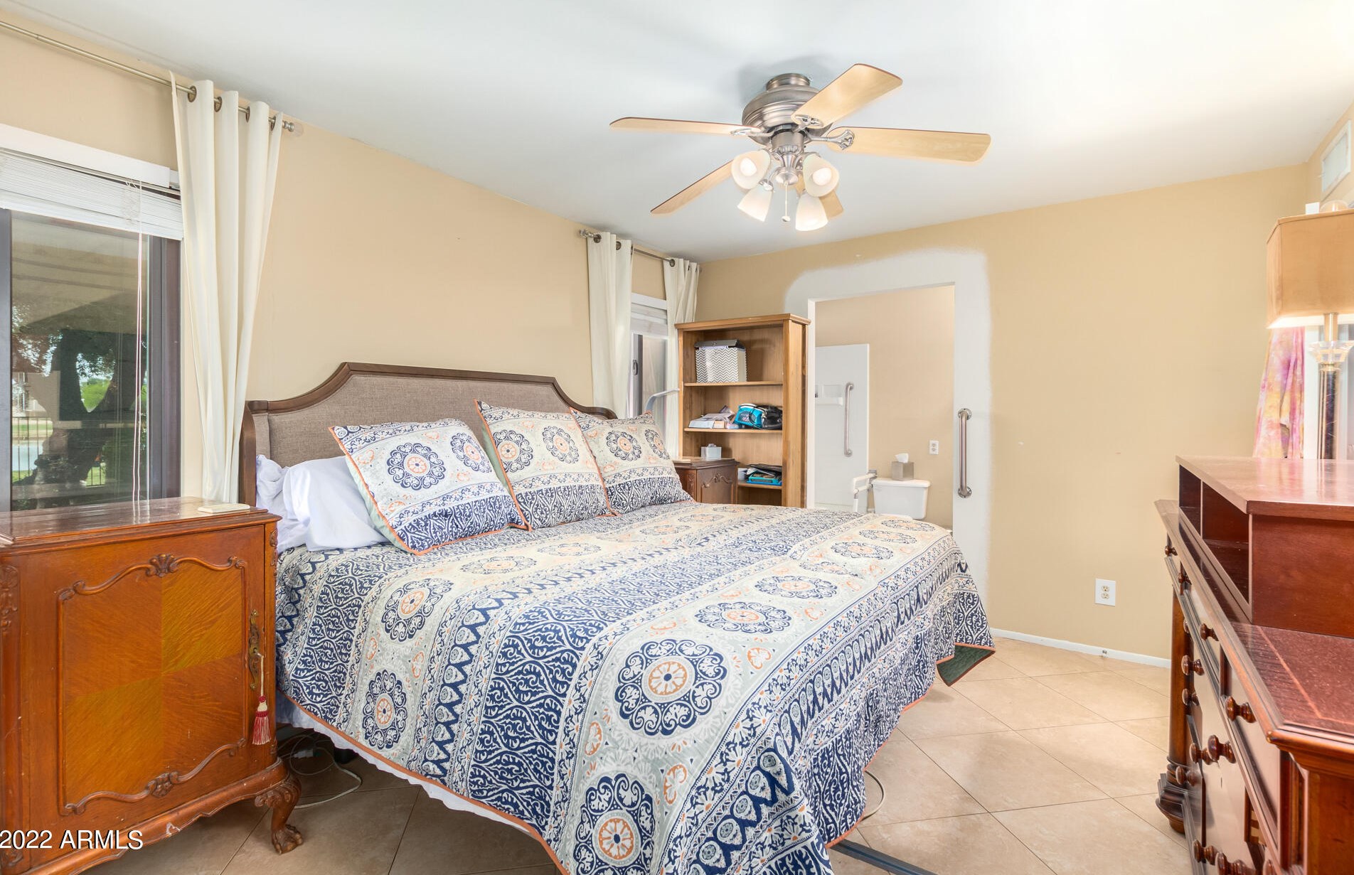 5017 Mesquite Wood Ct, Phoenix AZ 85044-1721 exterior