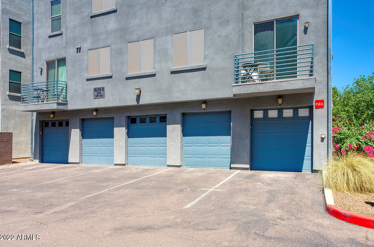 615 Portland St, Phoenix AZ  85004-1972 exterior