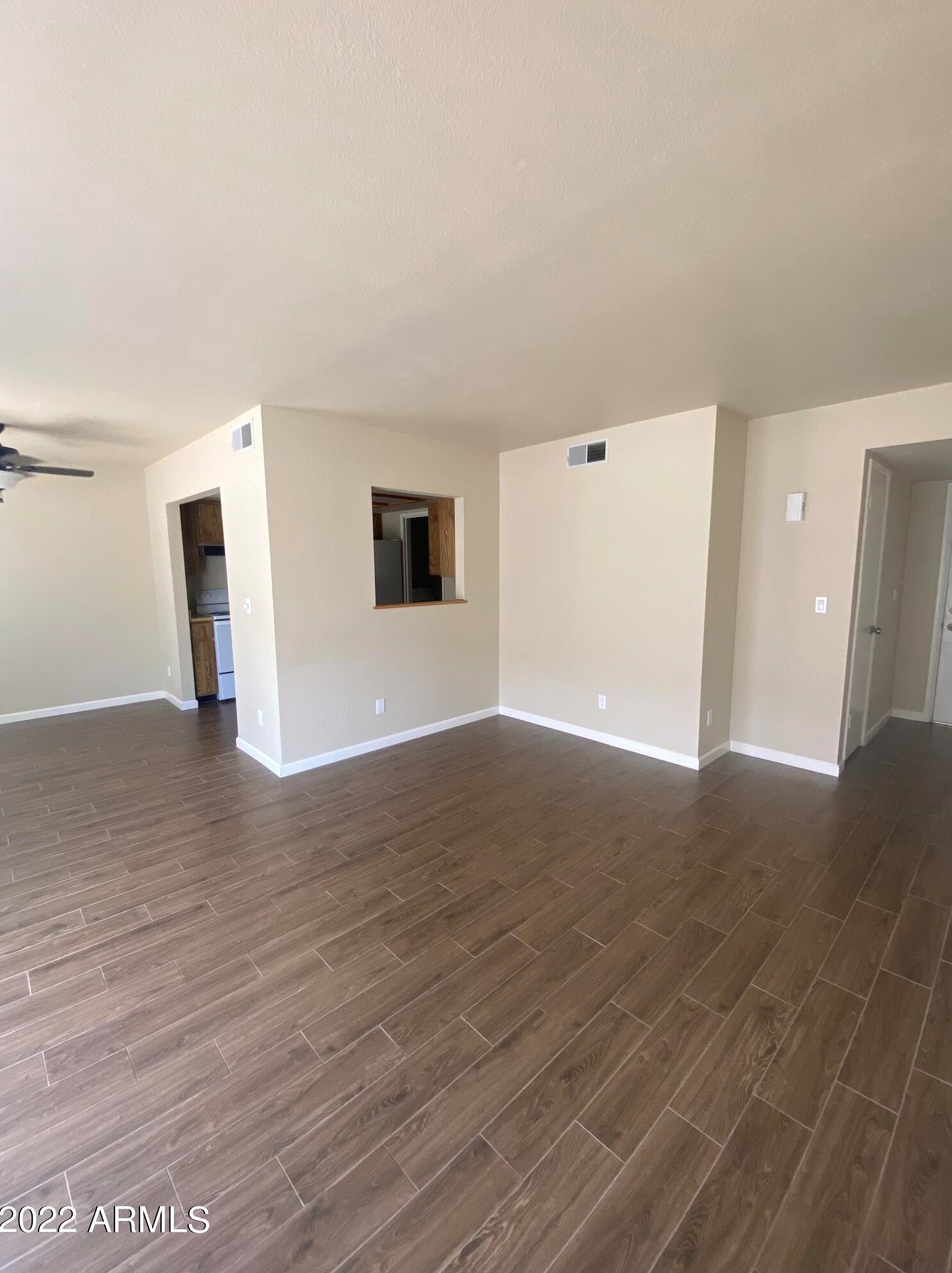 521 Colgate Dr, Tempe AZ  85283-1905 exterior