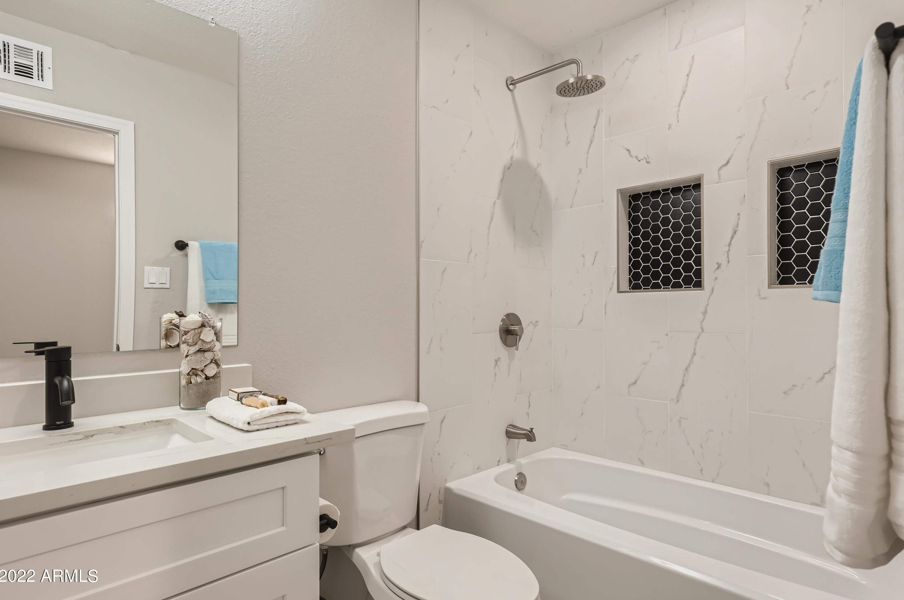 4139 Poinsettia Dr, Phoenix AZ  85029-3058 exterior