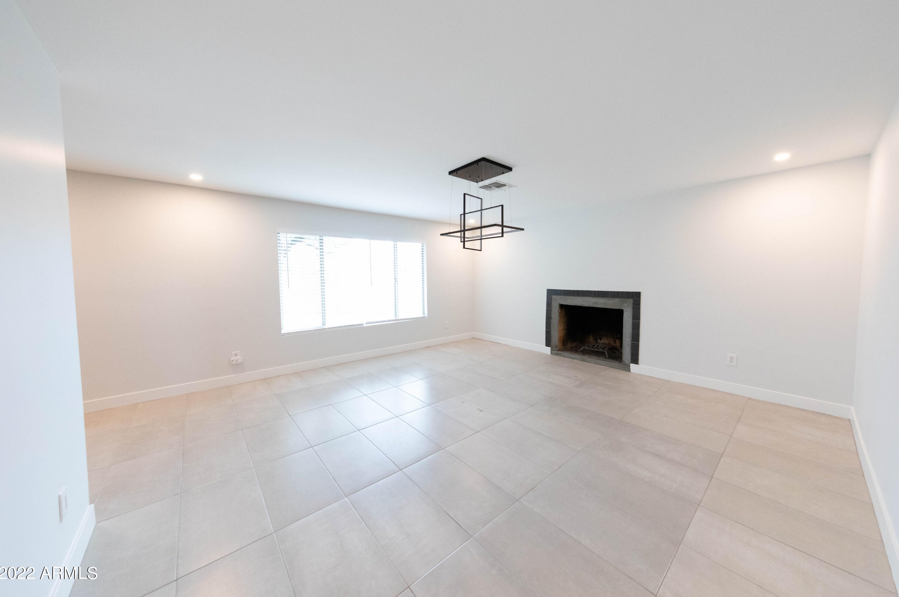 210 Riviera Dr, Tempe AZ  85282-5120 exterior