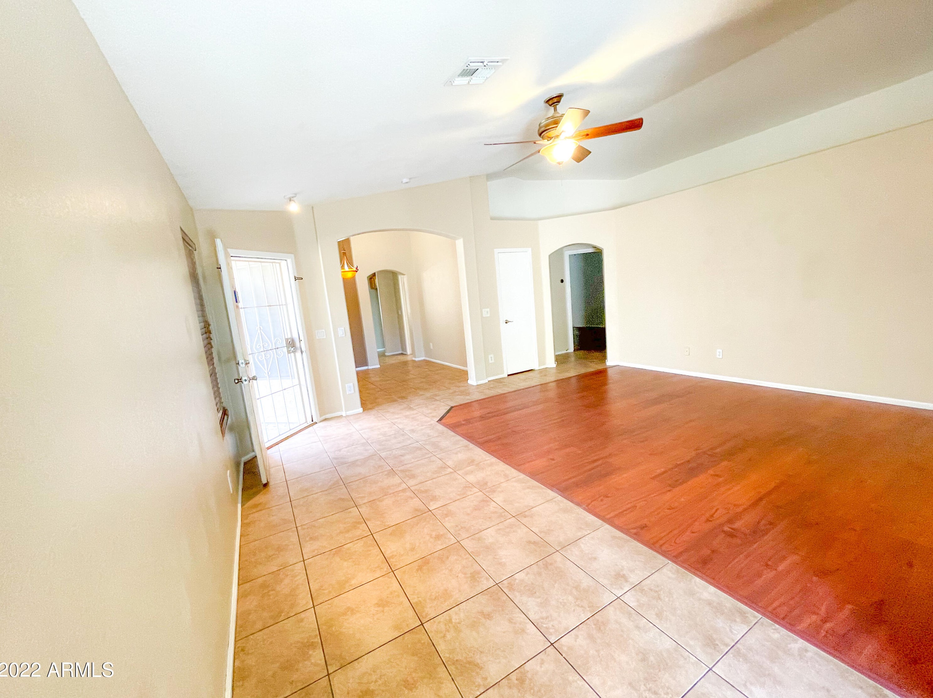 3229 Tonopah Dr, Phoenix AZ  85050-4800 exterior