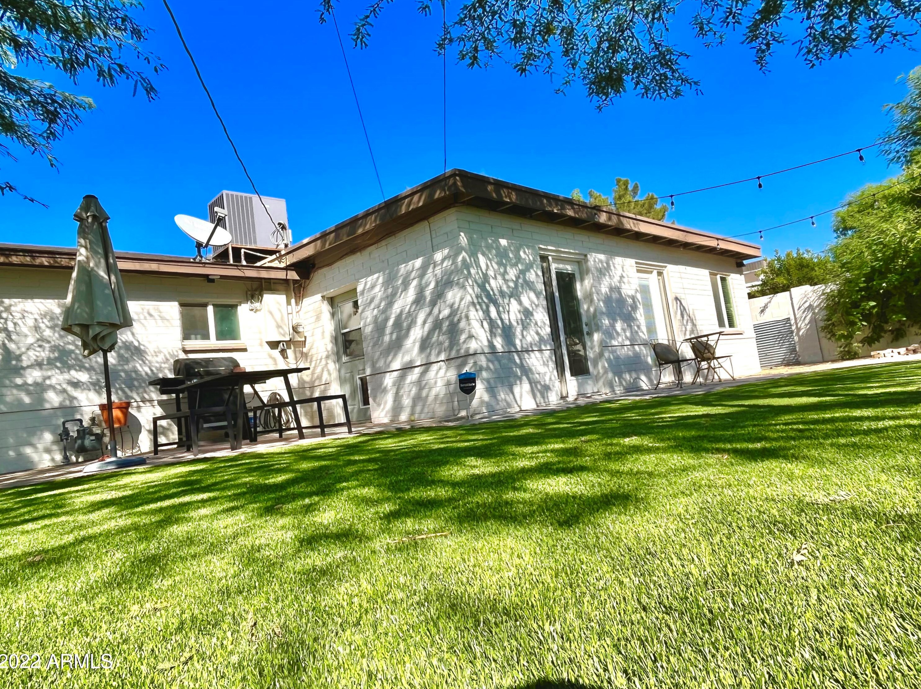 2509 Minnezona Ave, Phoenix AZ  85016-4953 exterior