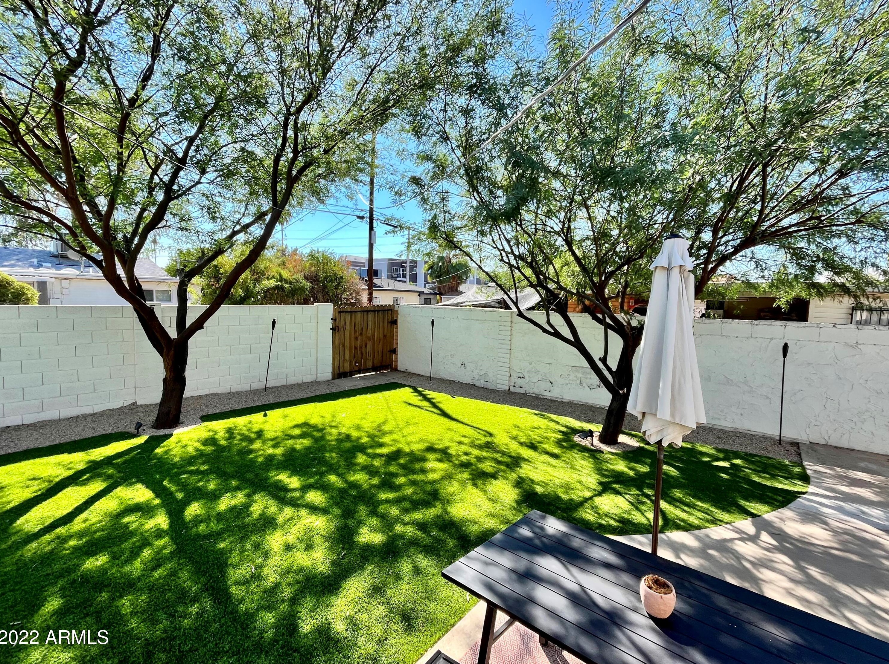 2509 Minnezona Ave, Phoenix AZ  85016-4953 exterior