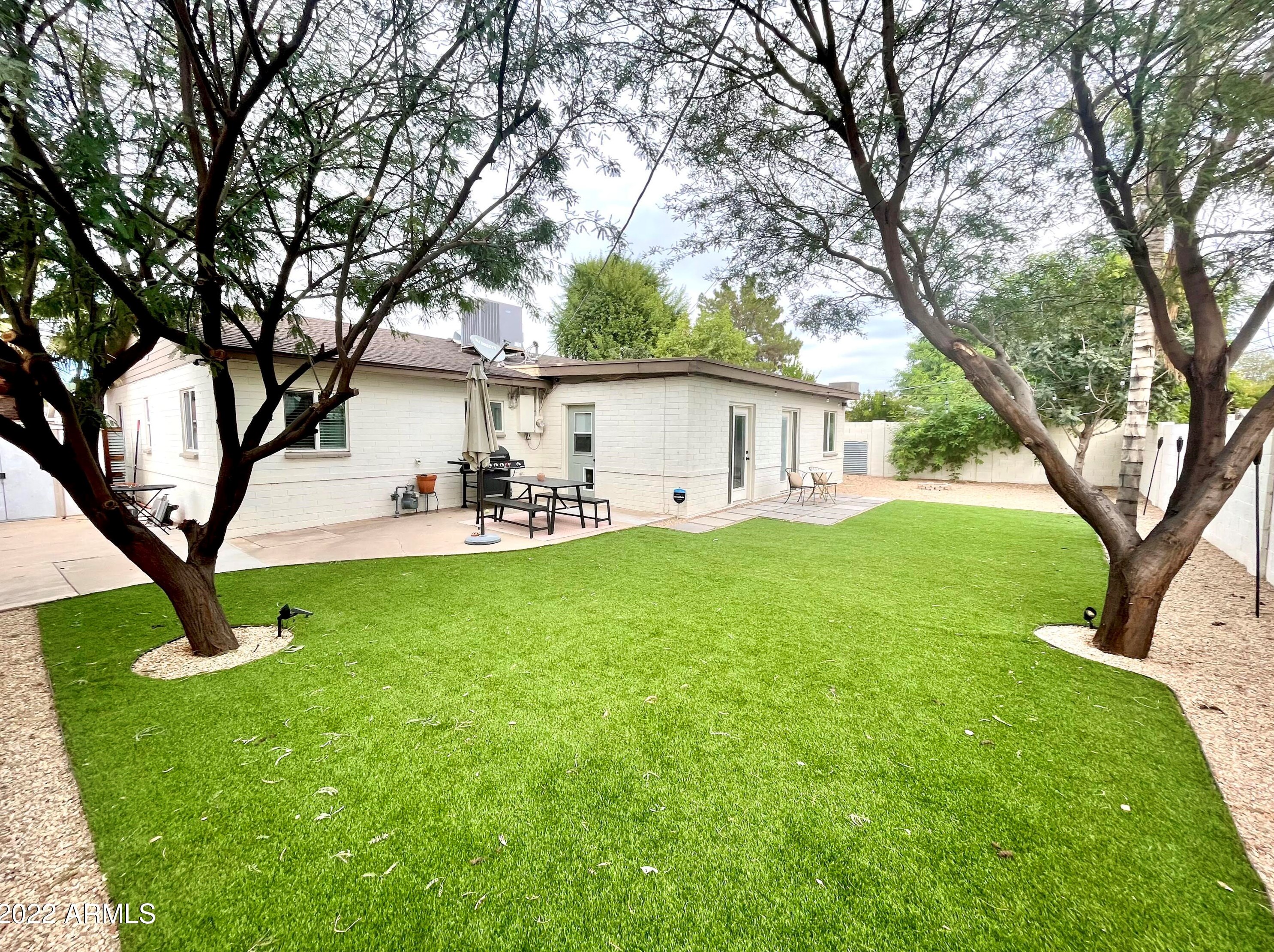 2509 Minnezona Ave, Phoenix AZ  85016-4953 exterior