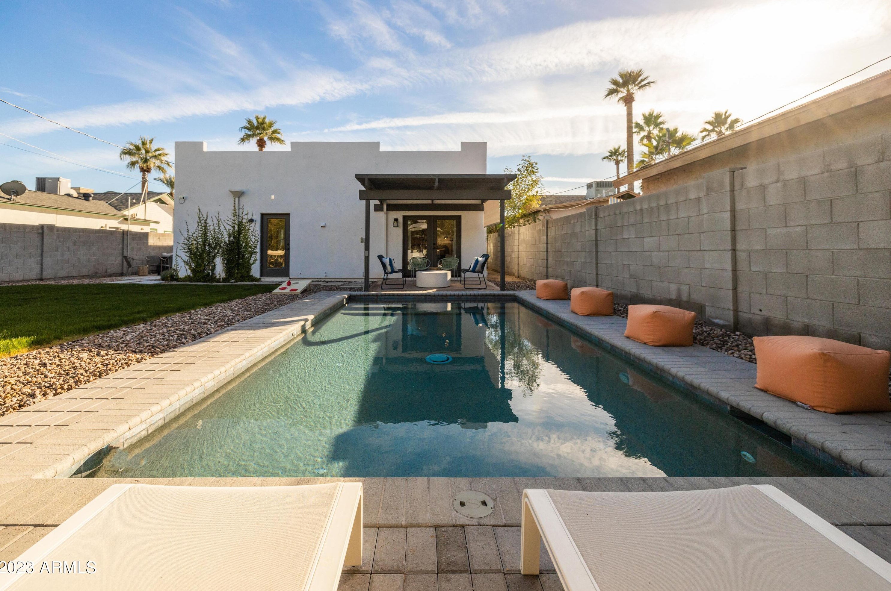 52 Lewis Ave, Phoenix AZ  85003-1037 exterior