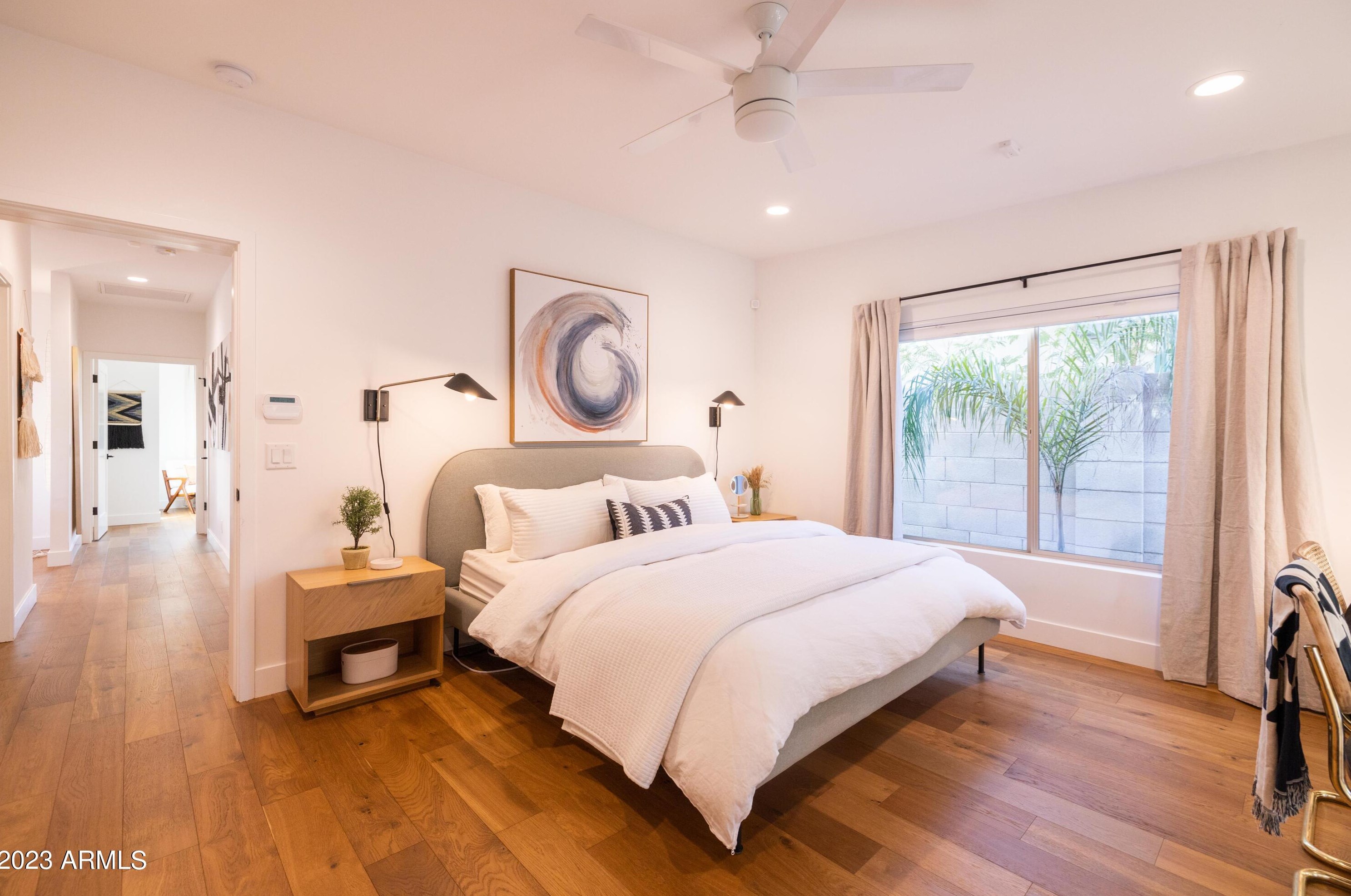 52 Lewis Ave, Phoenix AZ  85003-1037 exterior