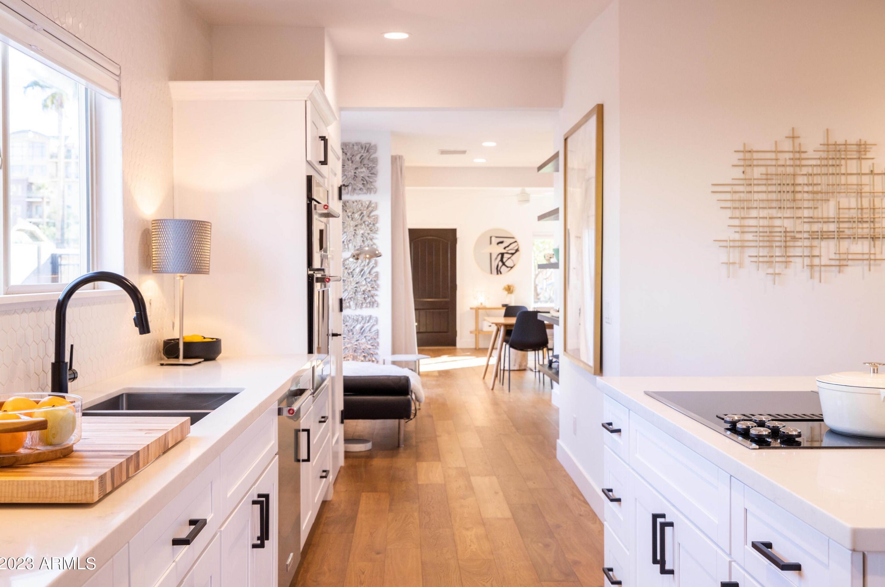 52 Lewis Ave, Phoenix AZ  85003-1037 exterior