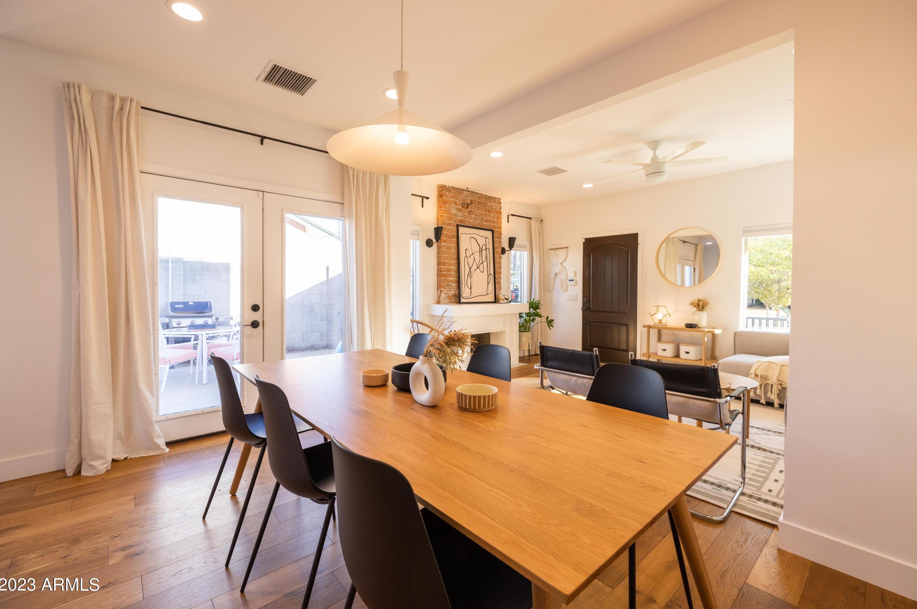 52 Lewis Ave, Phoenix AZ  85003-1037 exterior