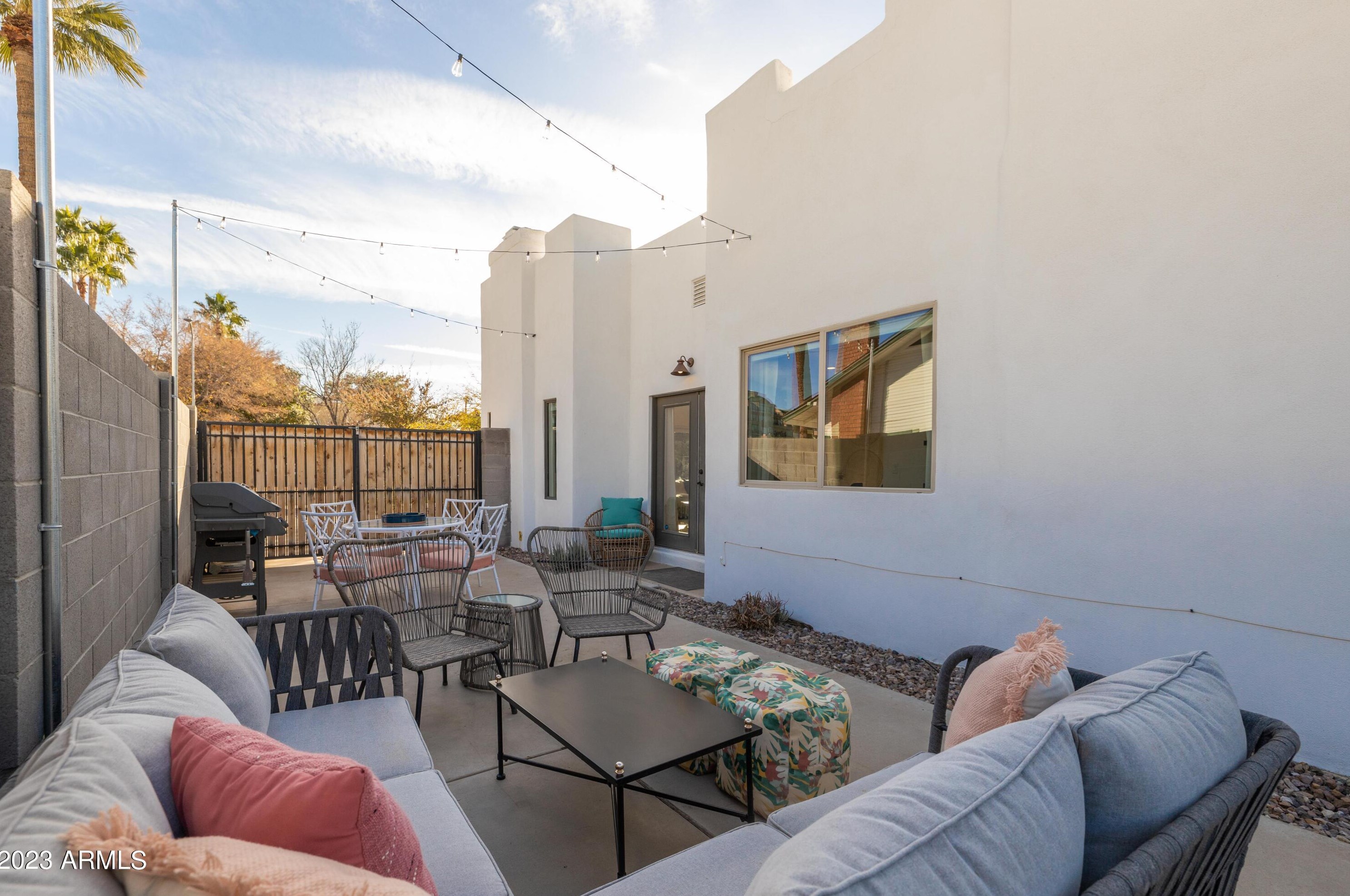 52 Lewis Ave, Phoenix AZ  85003-1037 exterior